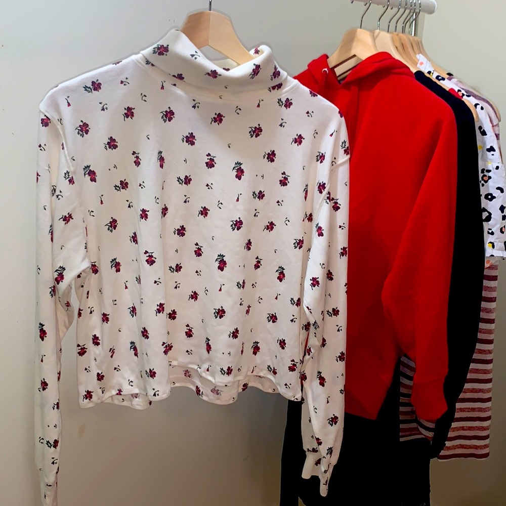 Vintage floral turtle neck crop top